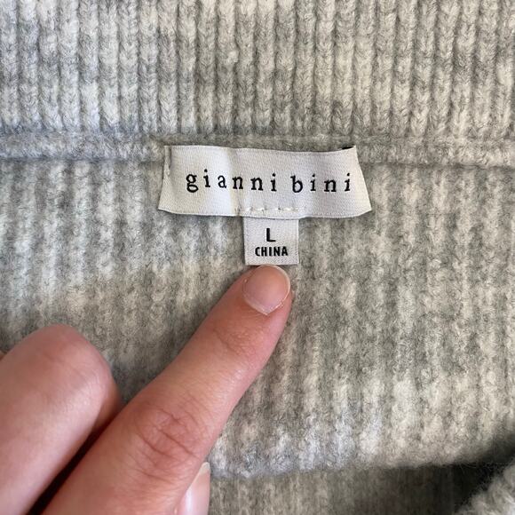 Gianni Bini Ribbed Knit Sweater Skirt Set Gray Crop Cardigan and Skirt‎ M/L - Picture 8 of 13